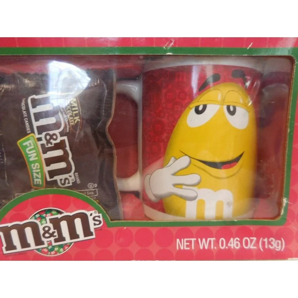 2016 M&M's Character Coffee Tea 2 Mug  Gift Set  Red & Yellow Characters + M&M's